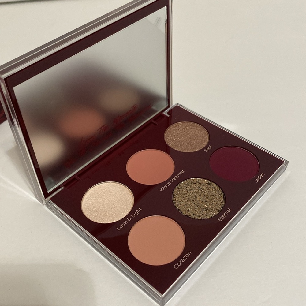 Dominique Cosmetics Unconditional Palette